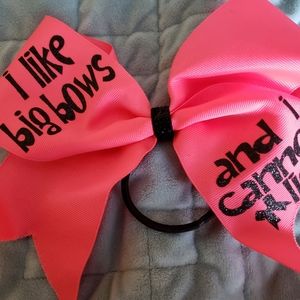 Cheerleading bow